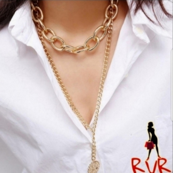 Redvelvetrebel Jewelry - GOLD HOLLOWED OUT FLOWER LAYER NECKLACE